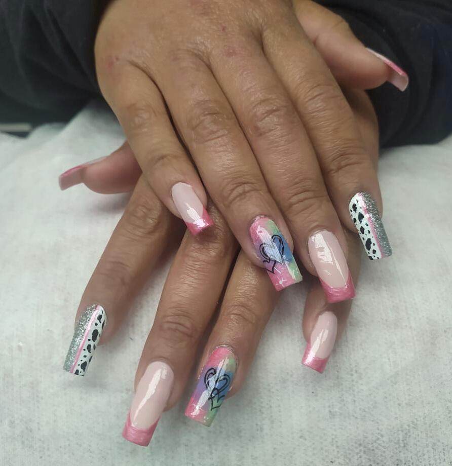 Uñas naturales con esmalte semipermanente